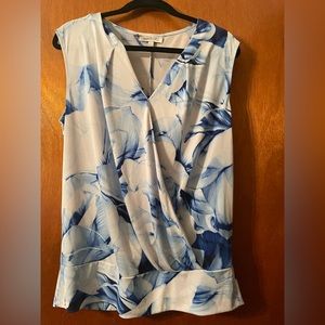 Women’s sleeveless dress top